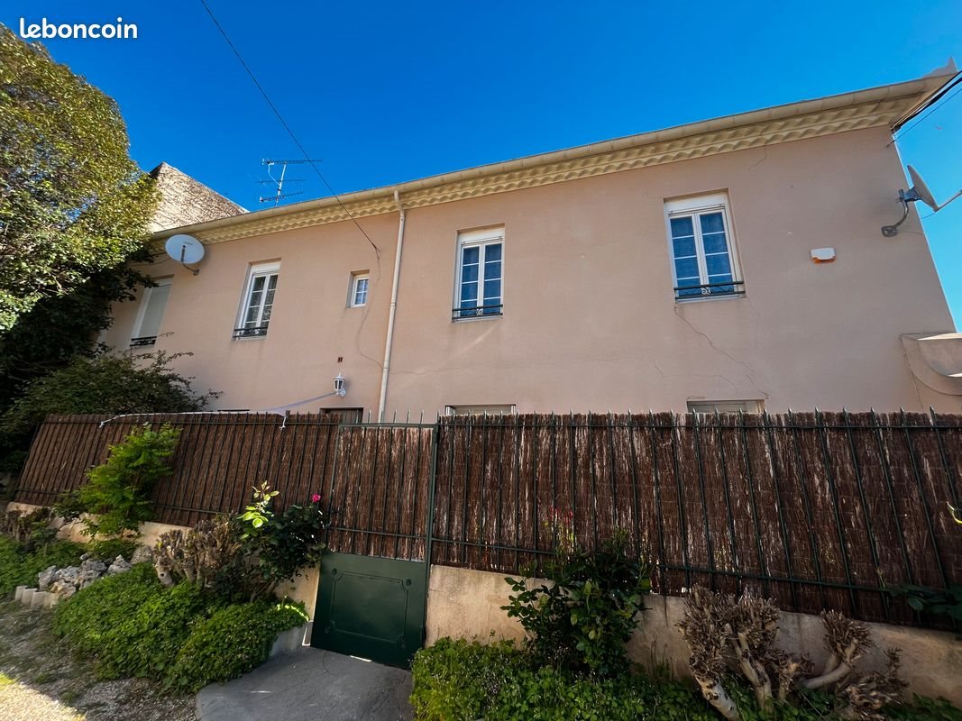 Maison à louer, 125m², Calvisson