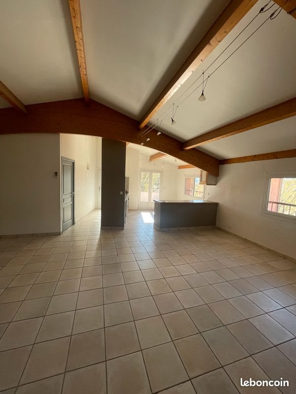 Appartement à louer, 90m², Mane