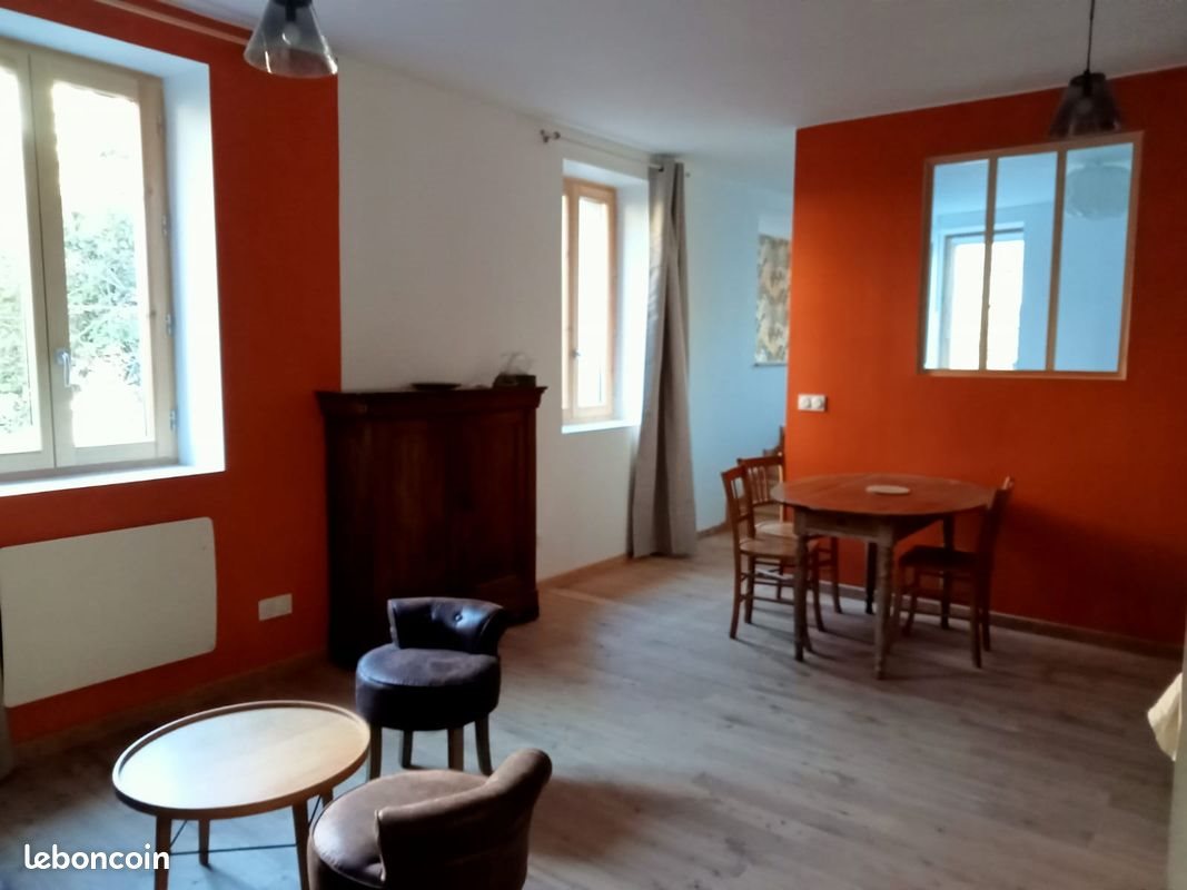 Appartement à louer, 57m², Lyas