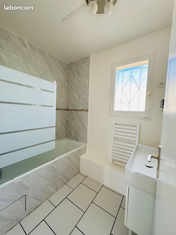 Appartement à louer, 66m², Cogolin