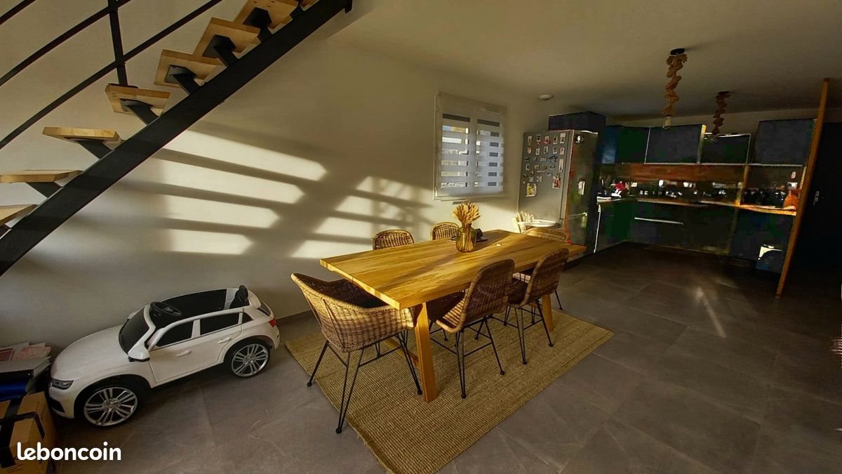 Appartement à louer, 103m², Saint-Avre