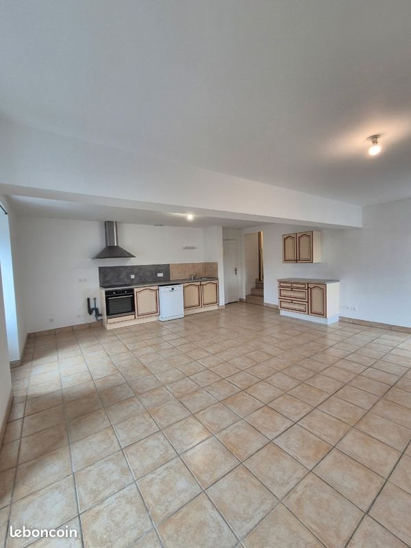 Appartement à louer, 61m², La Romagne