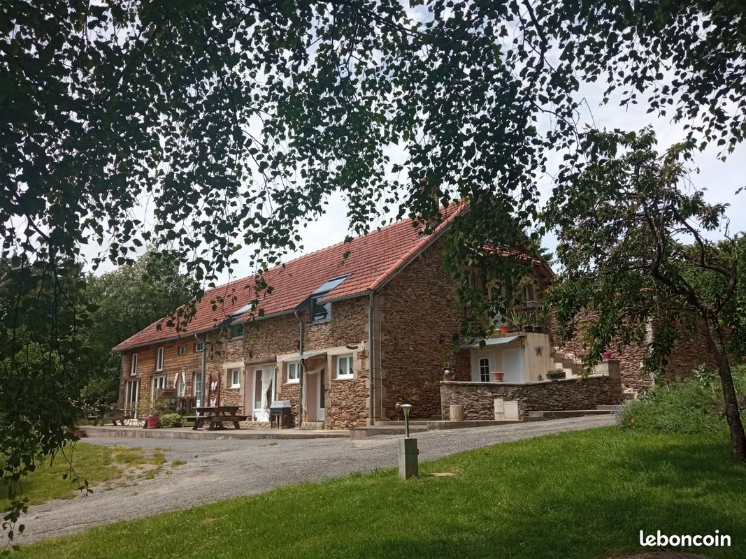 Appartement à louer, 80m², Rieupeyroux