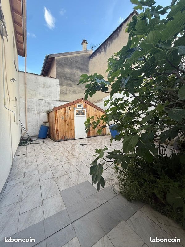 Appartement à louer, 72m², Vénissieux