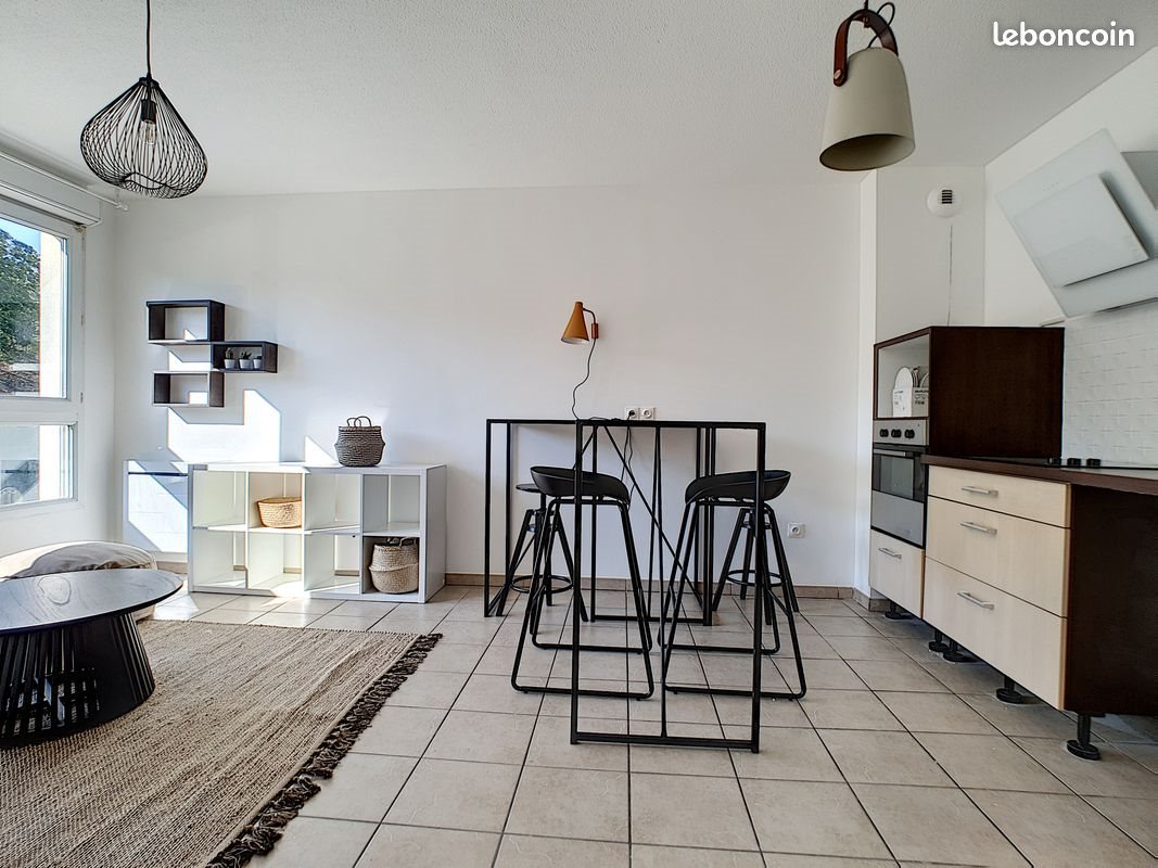 Appartement à louer, 40m², Vénissieux