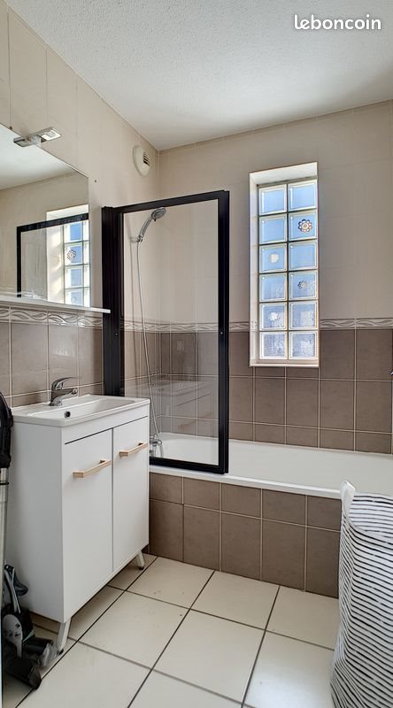 Appartement à louer, 40m², Vénissieux
