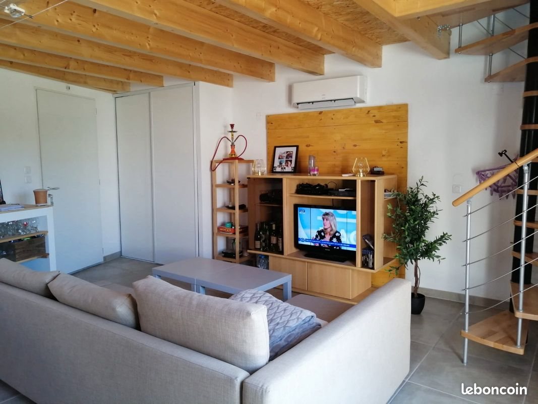 Appartement à louer, 40m², Pont-Evêque