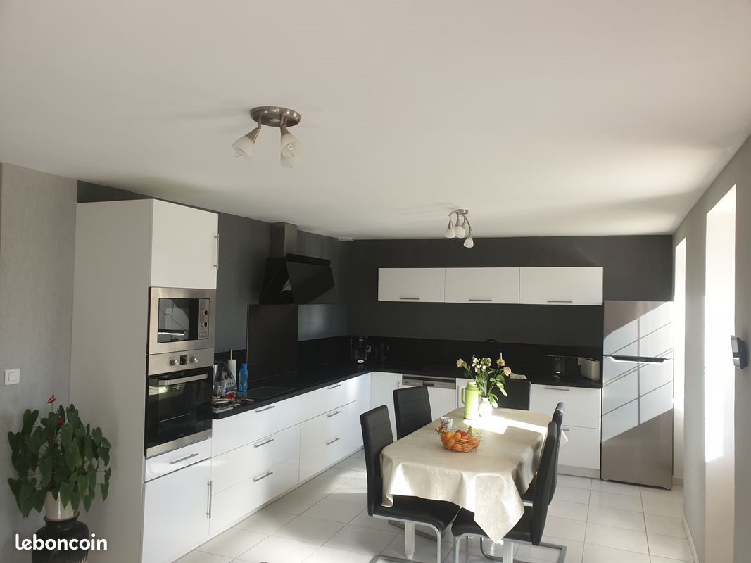 Maison à louer, 95m², Valanjou