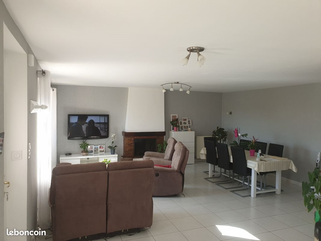 Maison à louer, 95m², Valanjou