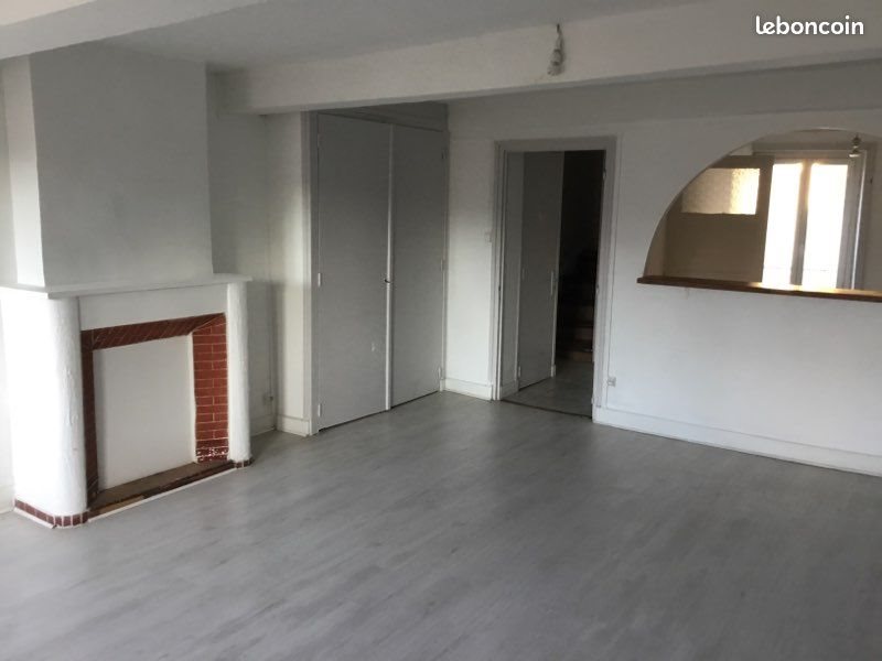 Appartement à louer, 80m², Chauffailles
