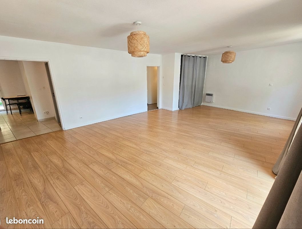 Maison à louer, 113m², Rochemaure
