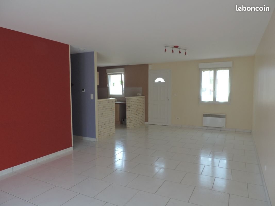 Maison à louer, 81m², Louzy