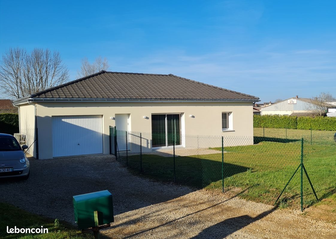 Maison à louer, 85m², Montbazens