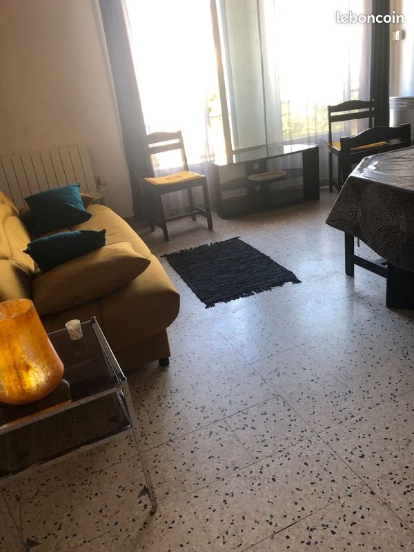 Appartement à louer, 30m², Quillan