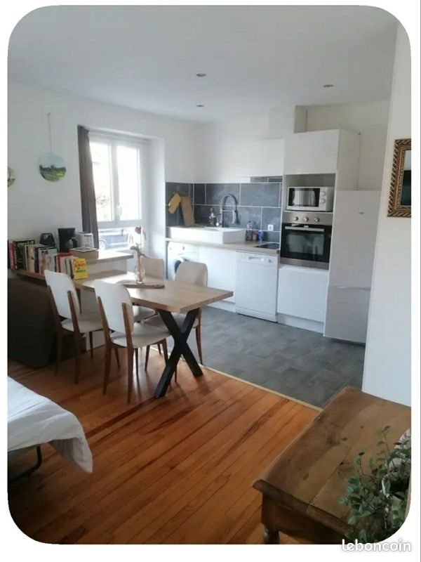 Appartement à louer, 45m², Salles-Curan