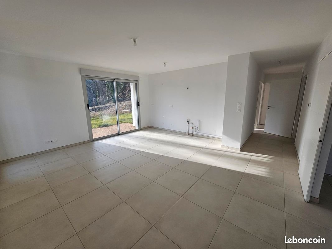 Appartement à louer, 80m², Saint-Étienne