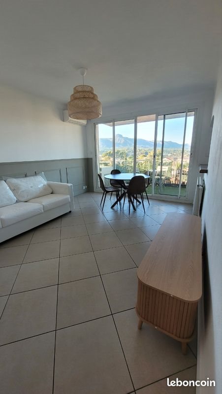 Appartement à louer, 55m², Aubagne