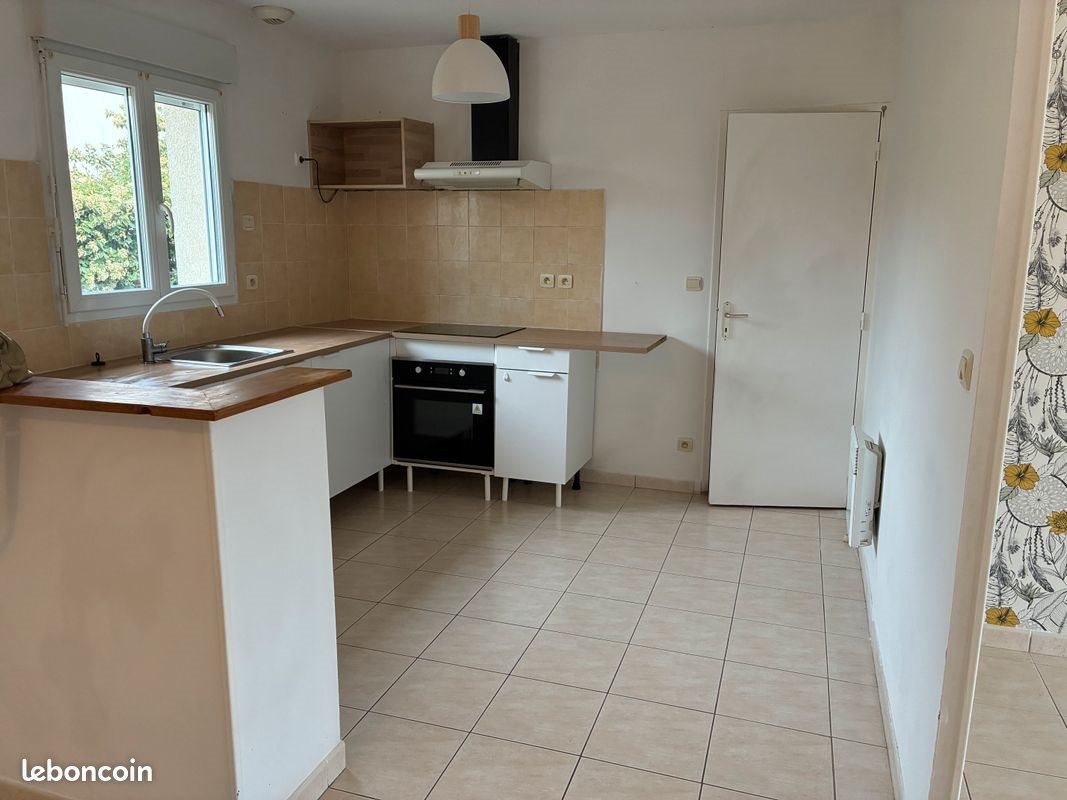 Maison à louer, 84m², Mazangé