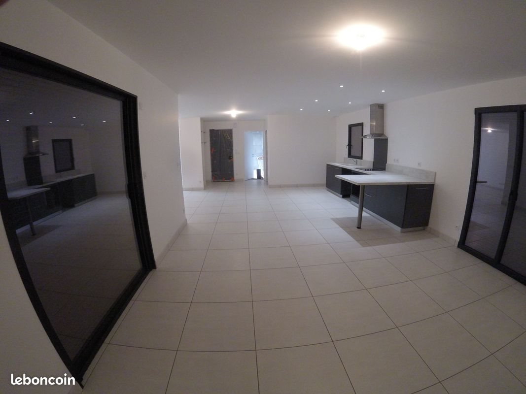 Maison à louer, 113m², Maclas
