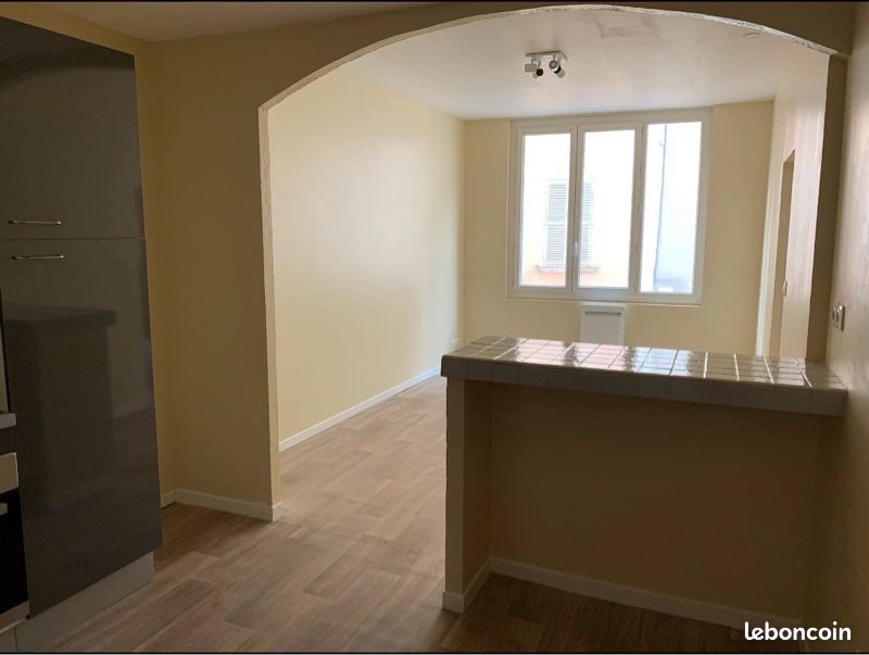 Appartement à louer, 43m², Solliès-Pont