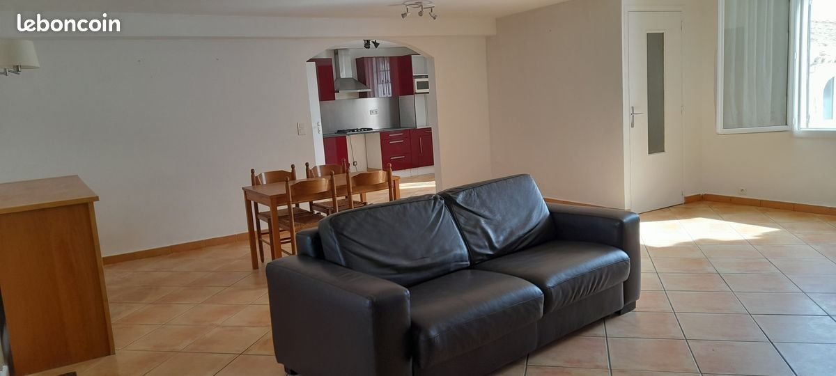 Appartement à louer, 99m², Arles