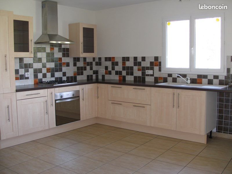 Maison à louer, 248m², Saint-Uze