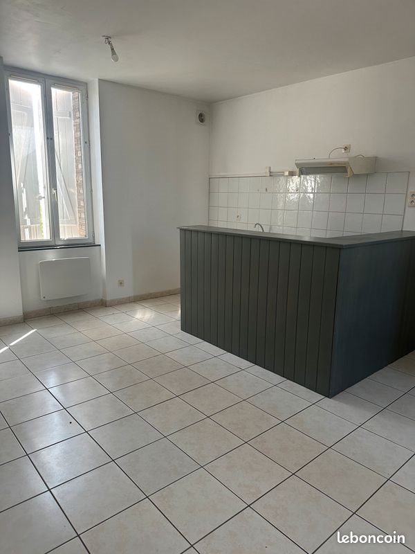 Appartement à louer, 48m², Arthès