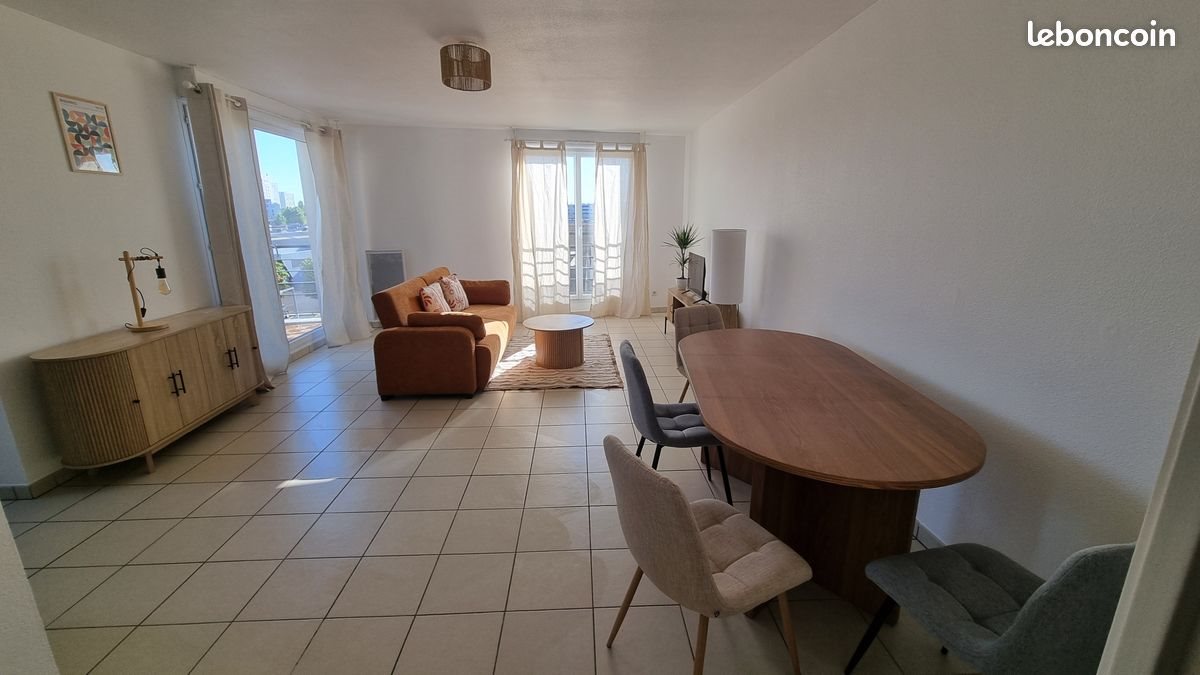 Appartement à louer, 67m², Vénissieux