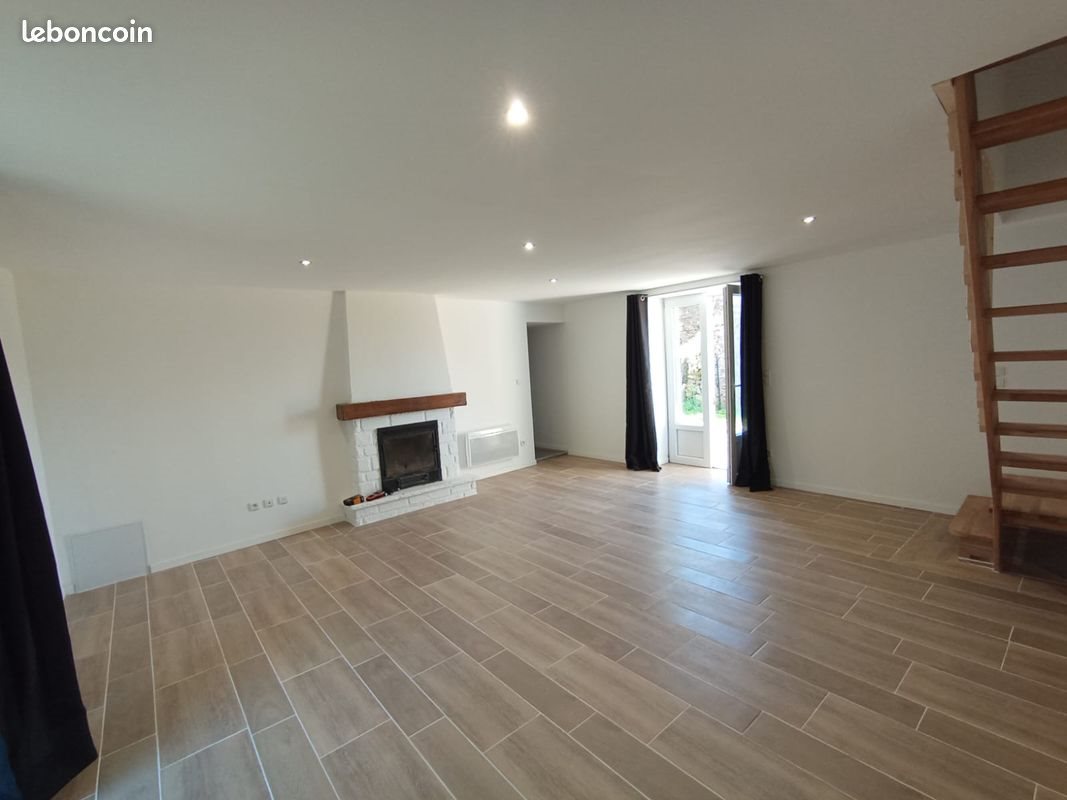 Maison à louer, 74m², Avessac