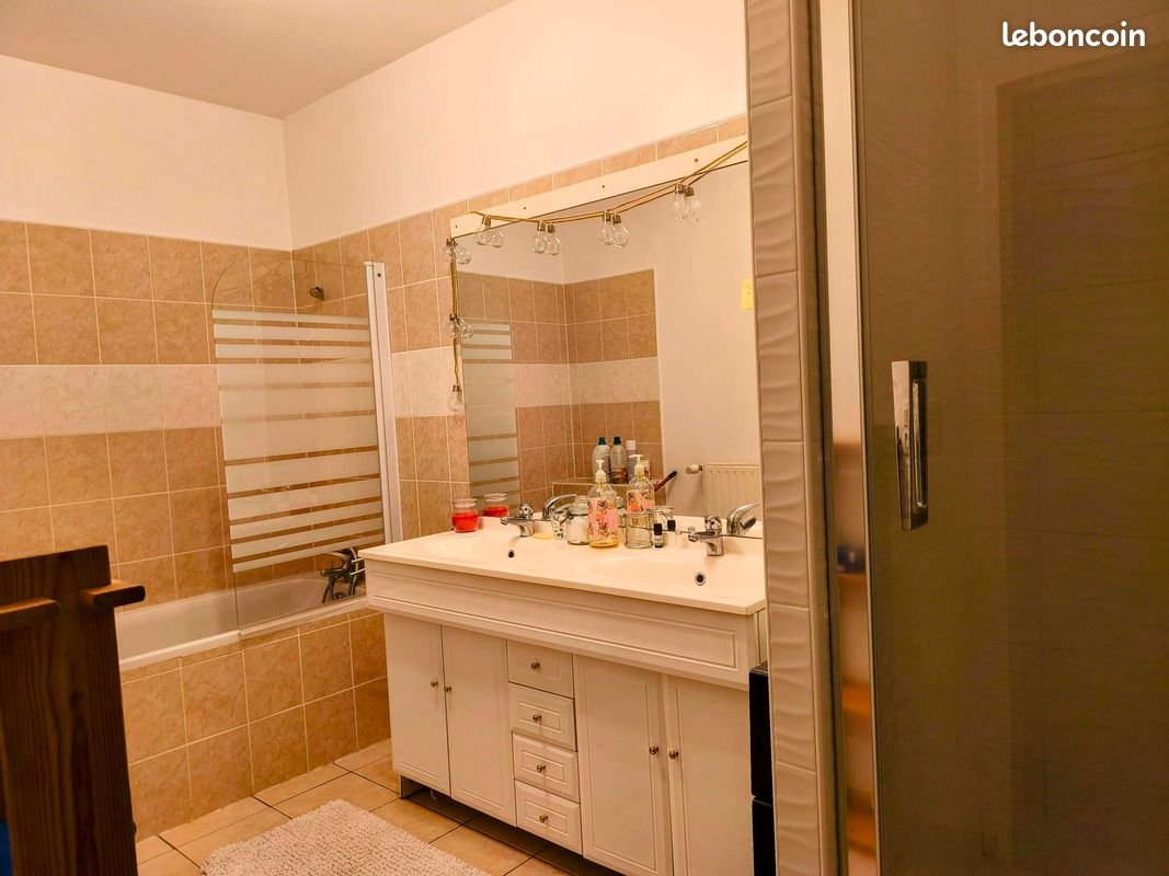 Appartement à louer, 65m², Meyrueis