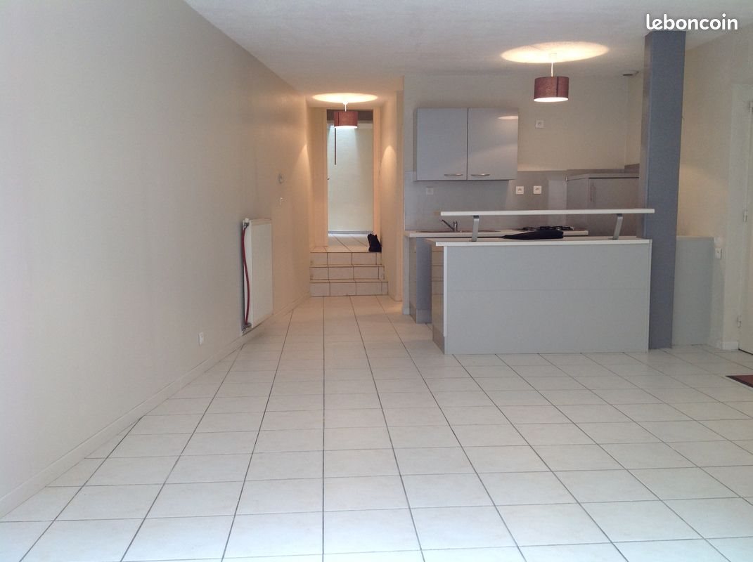 Appartement à louer, 60m², Beaujeu