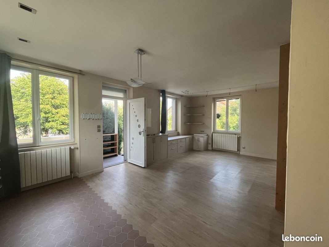 Maison à louer, 95m², Charbonnières-les-Vieilles