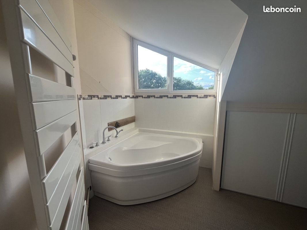 Maison à louer, 95m², Charbonnières-les-Vieilles