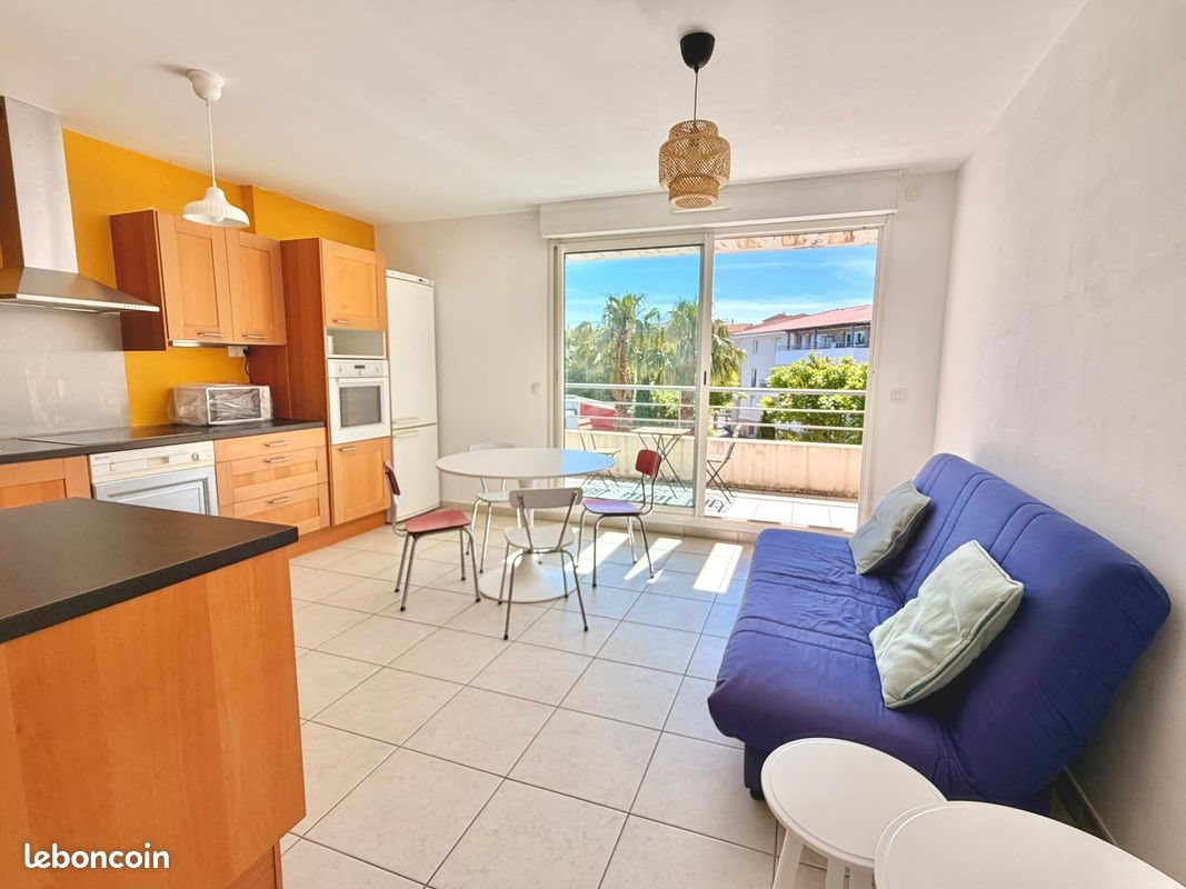 Appartement à louer, 43m², Marseille 8ème