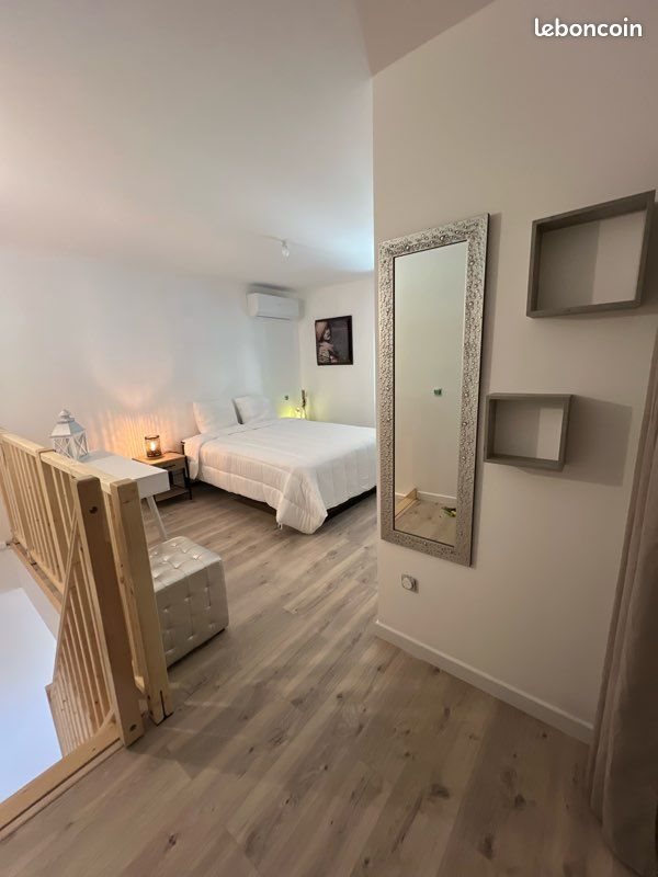 Appartement à louer, NaNm², Salles