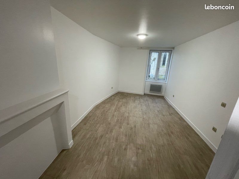 Appartement à louer, 45m², Thénezay