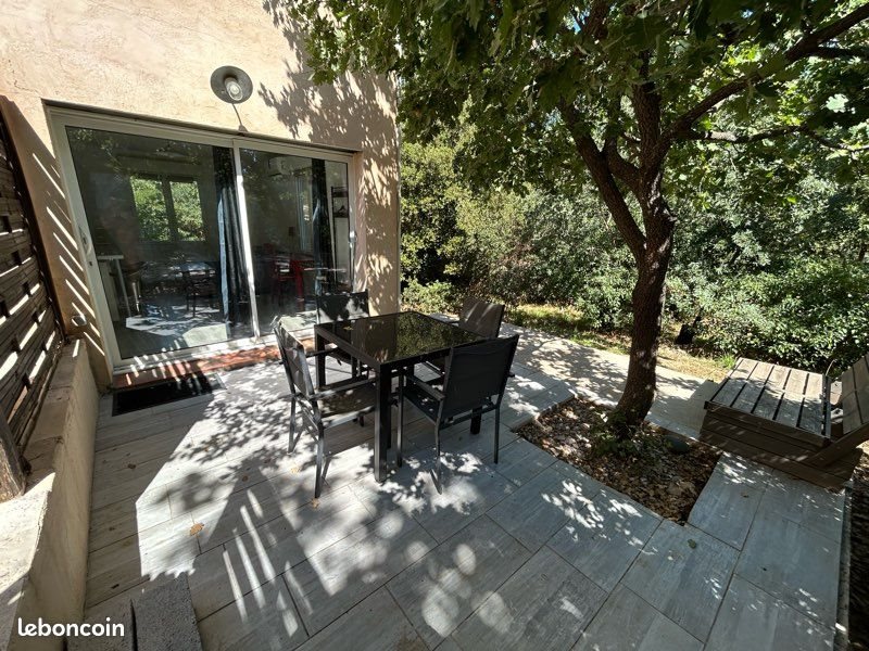 Appartement à louer, 46m², Méounes-lès-Montrieux
