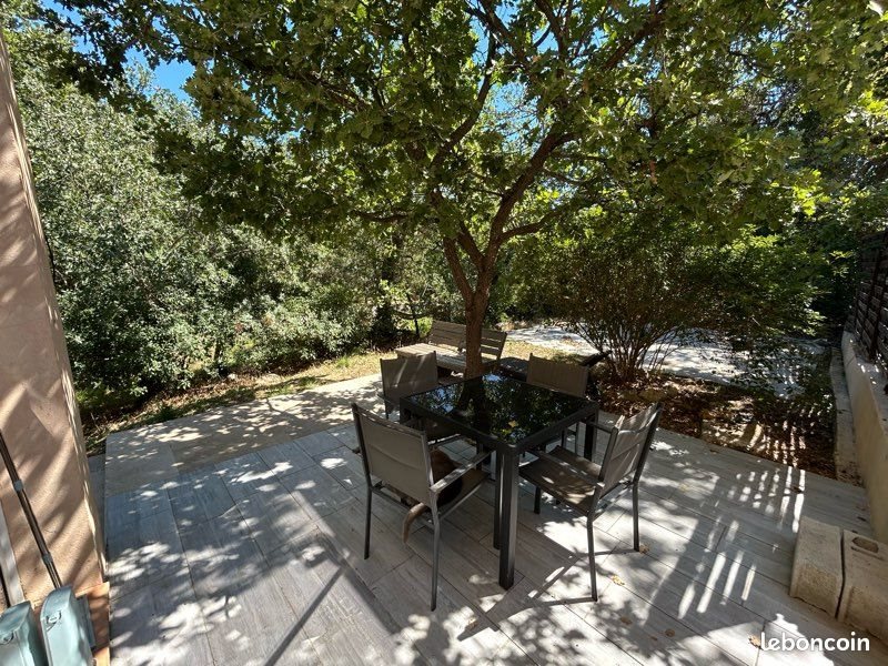 Appartement à louer, 46m², Méounes-lès-Montrieux