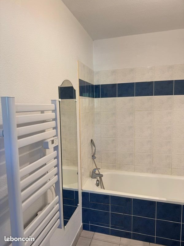 Appartement à louer, 38m², Saintes
