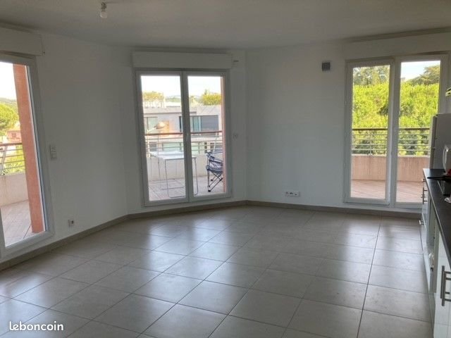Appartement à louer, 69m², Antibes