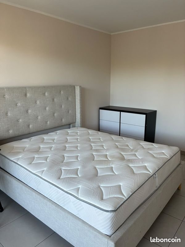 Appartement à louer, 69m², Antibes