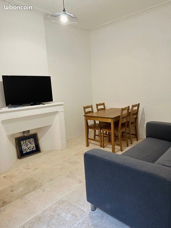 Appartement à louer, 32m², Nîmes