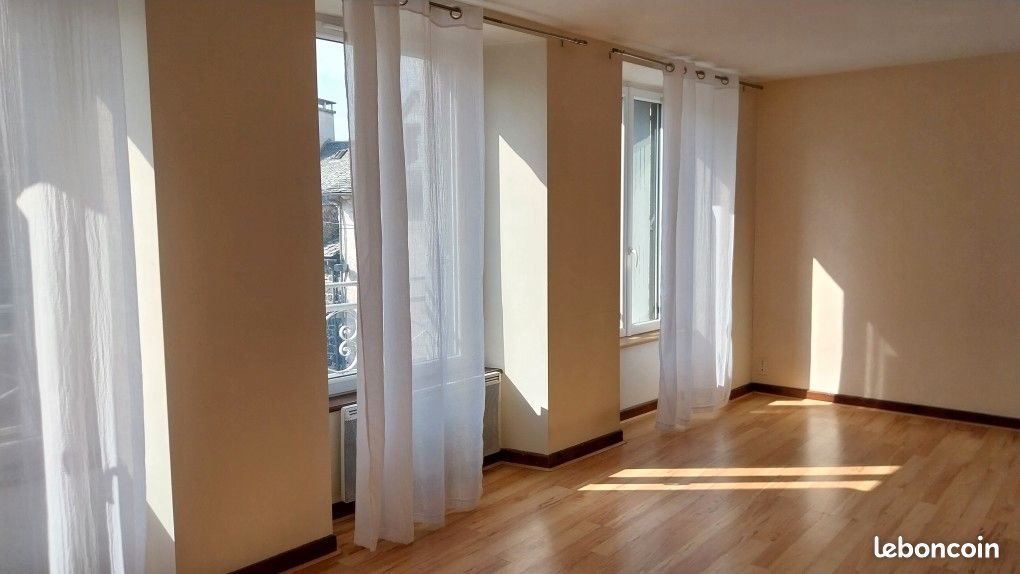 Appartement à louer, 75m², Laguiole