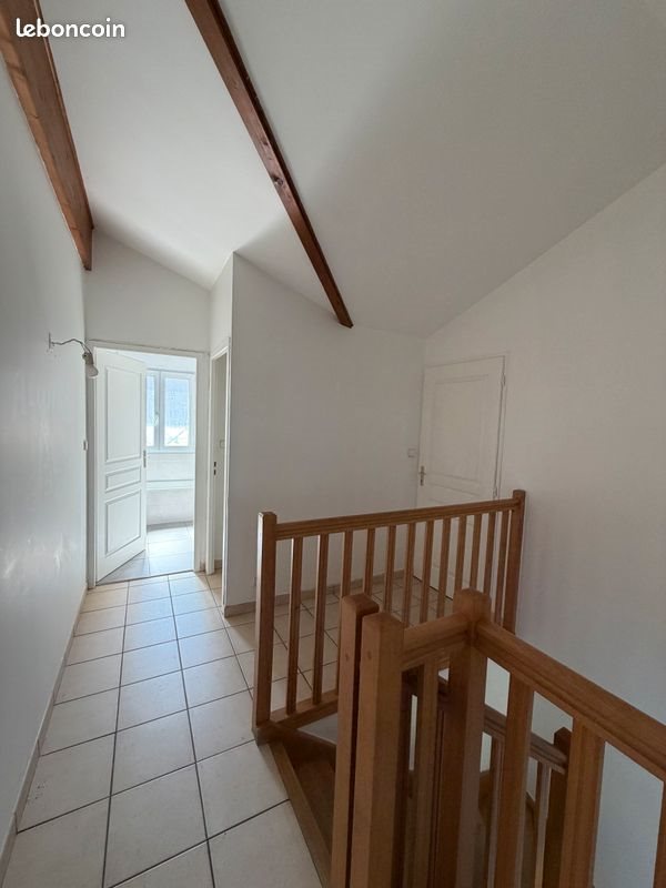 Maison à louer, 110m², Charly
