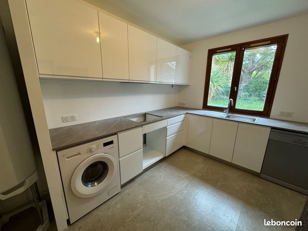 Maison à louer, 100m², Trets