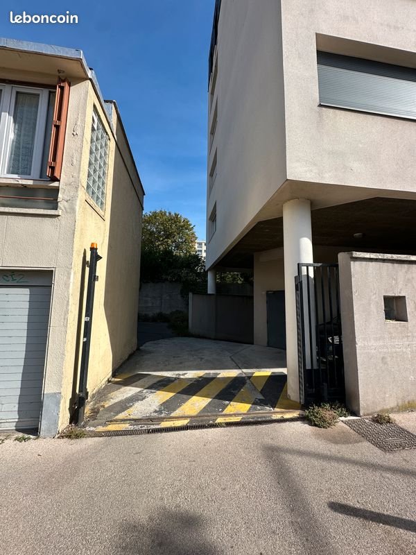 Maison à louer, 1m², Montreuil