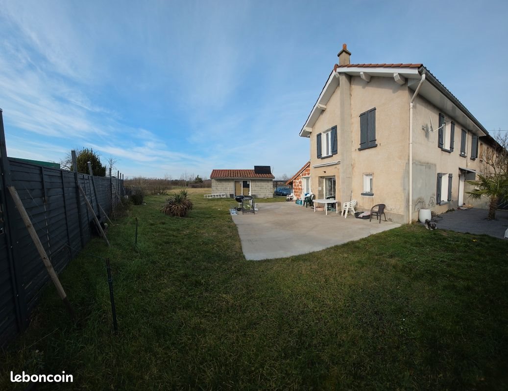 Maison à vendre, 110m², Sainte-Agathe-la-Bouteresse