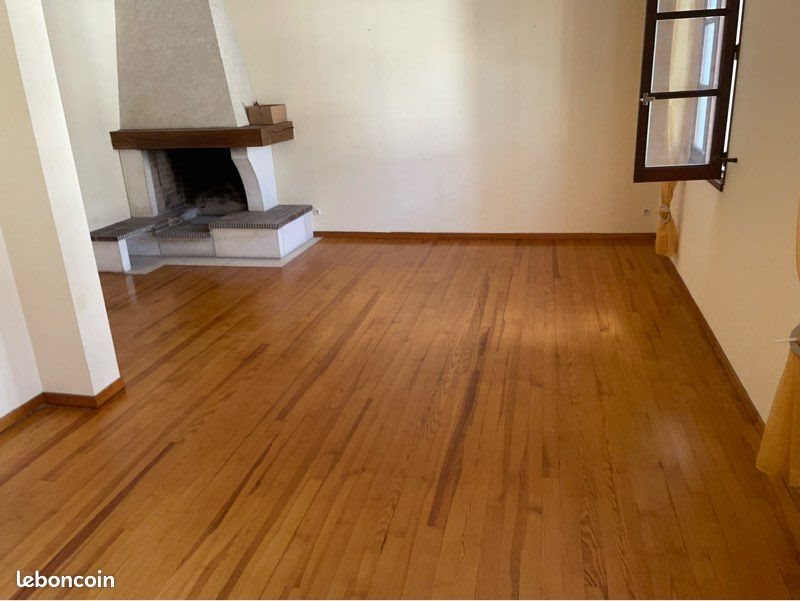 Appartement à louer, 80m², Lanuéjouls