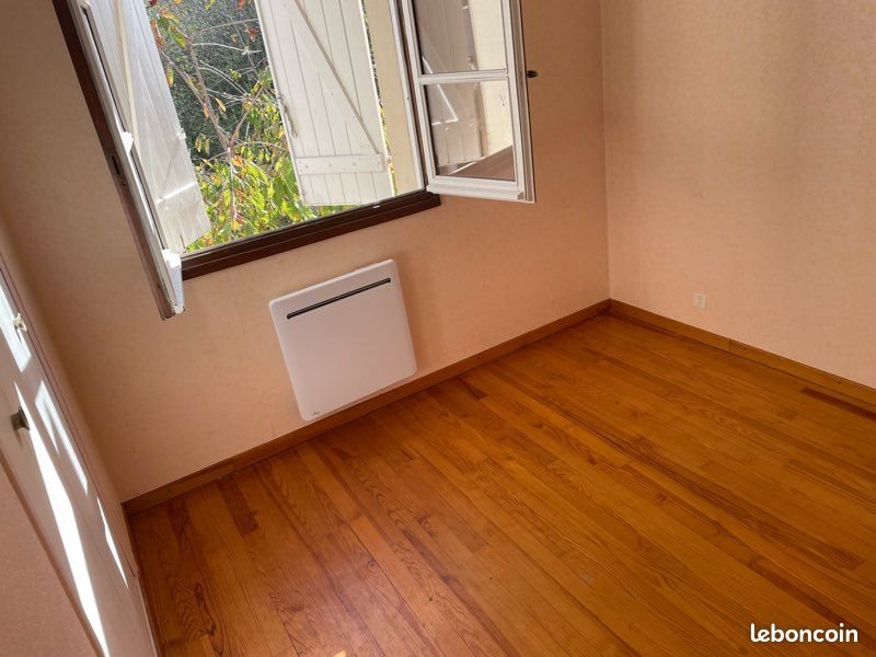 Appartement à louer, 80m², Lanuéjouls