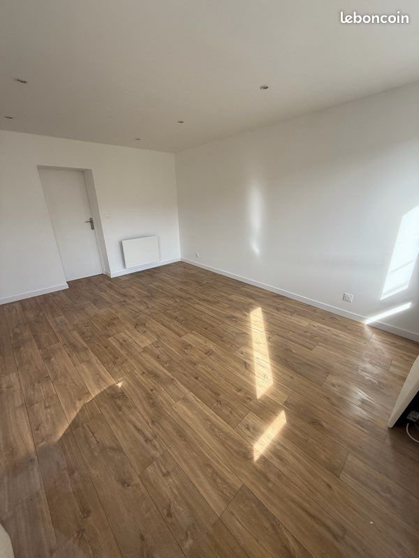 Appartement à louer, 60m², Saint-Léger-du-Bourg-Denis